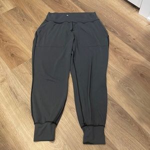 Women’s High-Rise Yoga Tapered Joggers 26”